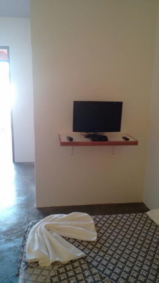 Donna Lu Bed & Breakfast Guia Lopes da Laguna Exterior photo